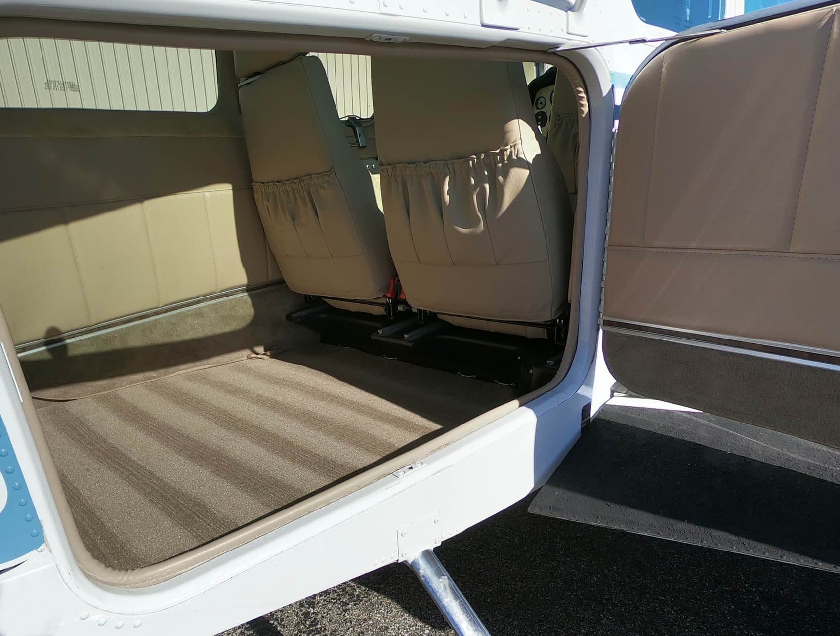 Rear cabin & baggage